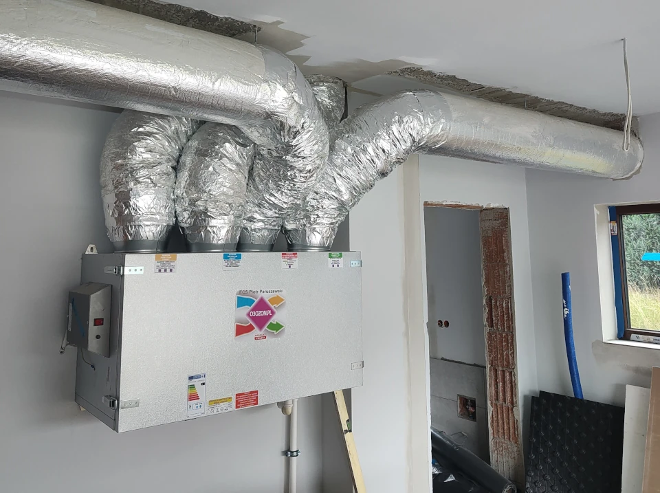 rekuperator-ozon-wentylacja-mechaniczna-rekuperacja-4Uklima-pompy-ciepła-Bochnia-Niepołomice-Wieliczka-Kraków-klimatyzacja-rekuperacja-chłodnia-mroźnia-montaż-WebP